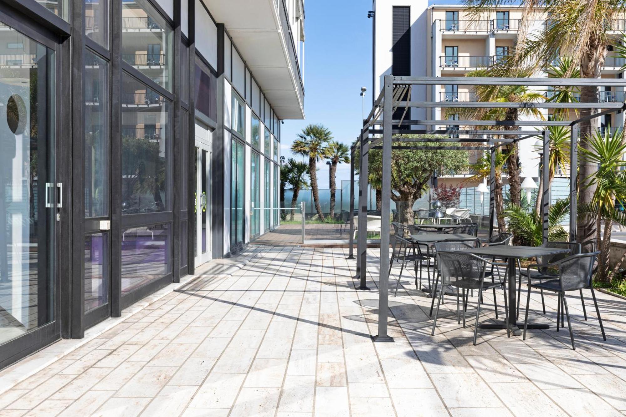 B&B Hotel Savona Eksteriør billede