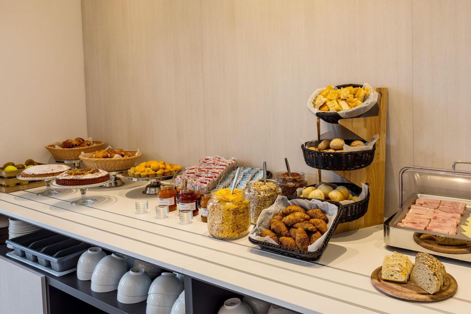 B&B Hotel Savona Eksteriør billede