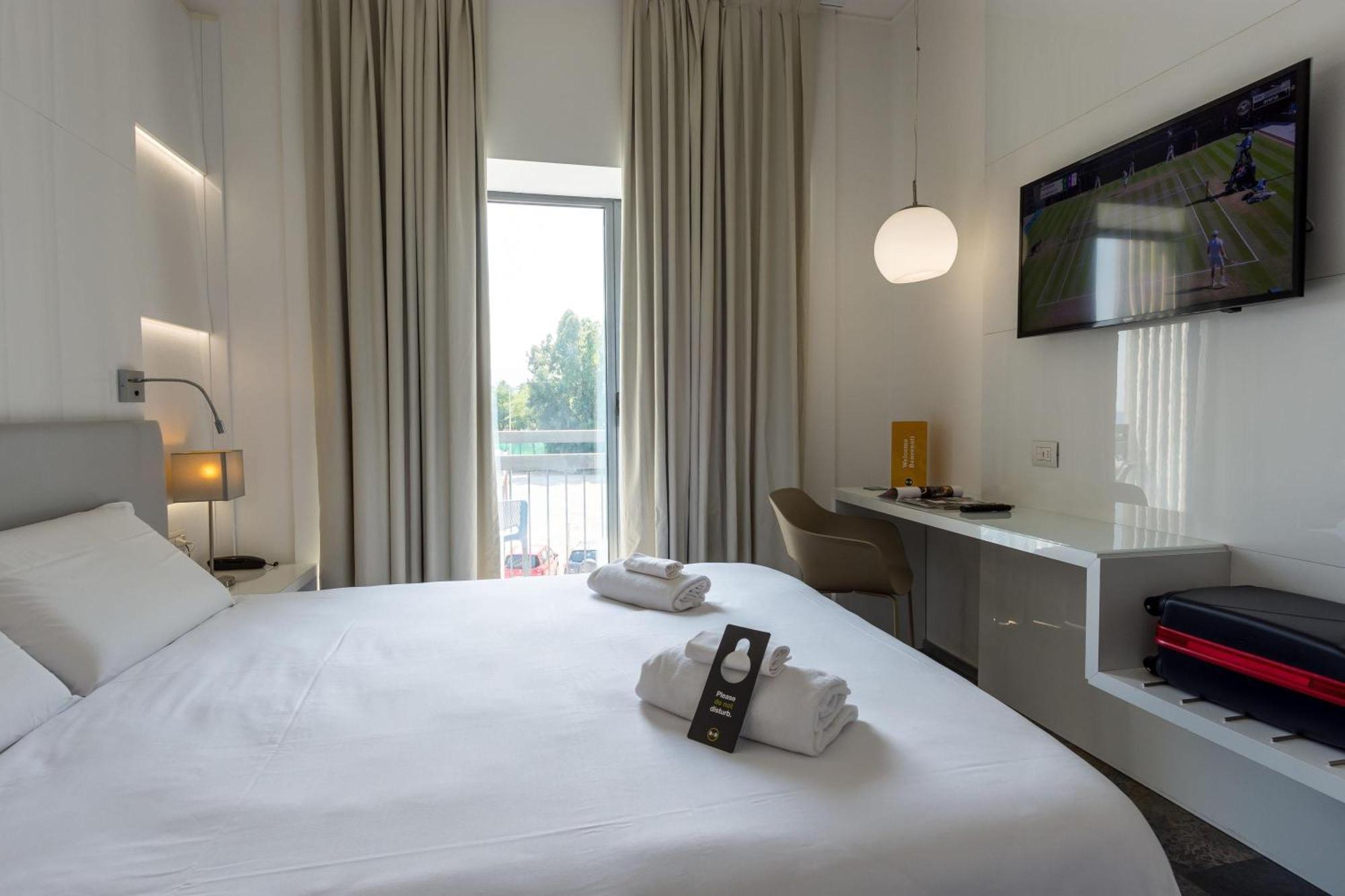 B&B Hotel Savona Eksteriør billede